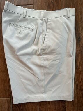 Peter Millar Wicking Flat Front Men's khaki Shorts 36 - 9” inseam